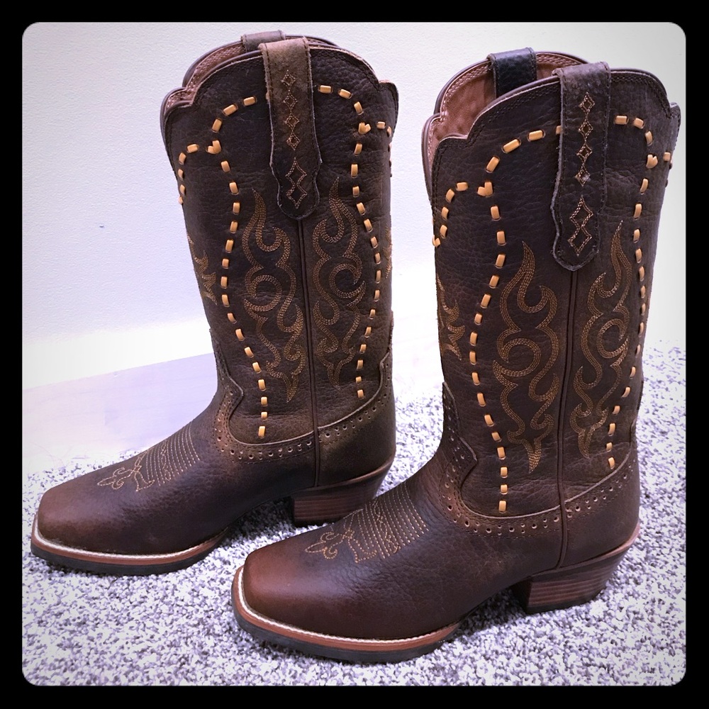 Women’s Justin cowgirl boots
